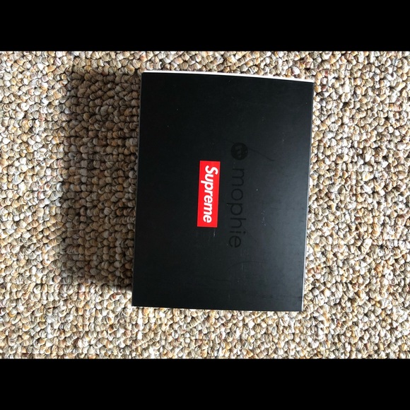 SOLD Supreme Mophie Encore Plus 10K charger - Picture 2 of 8